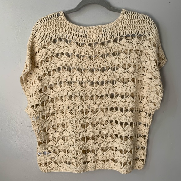 Short Sleeve Crochet Top - Picture 3 of 4